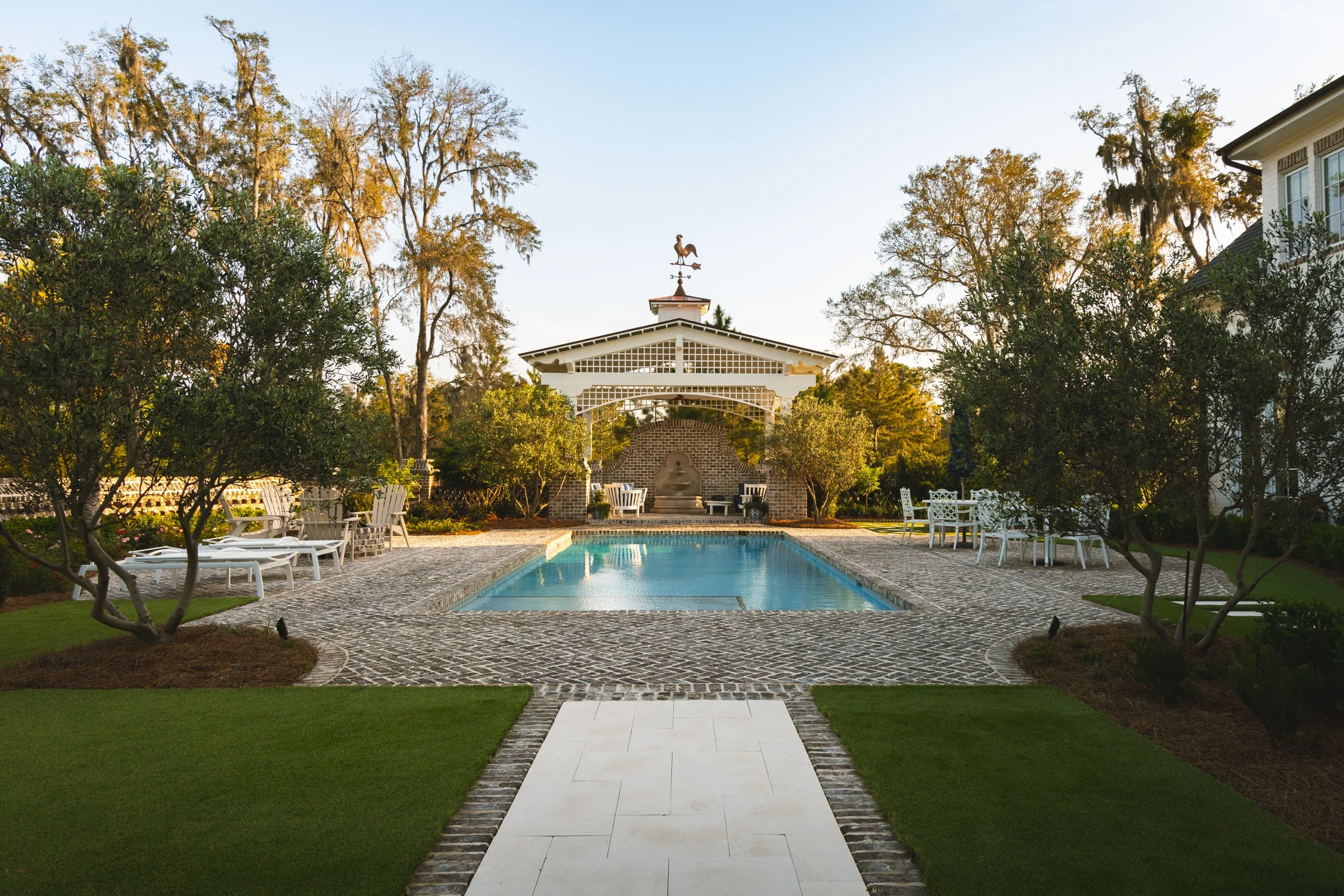 Lakeside Luxury — landscape and architectural detail 8