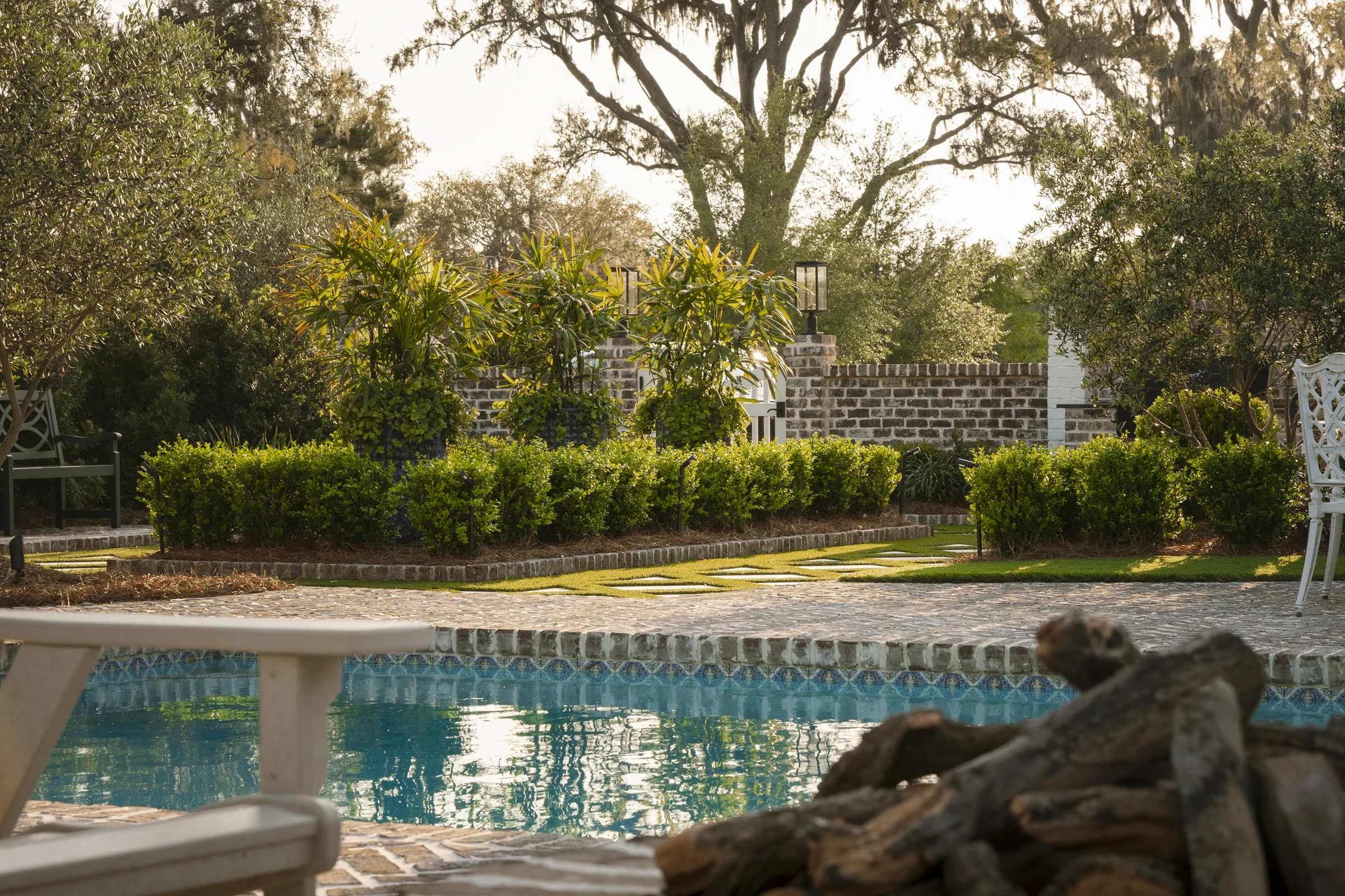 Lakeside Luxury — landscape and architectural detail 10
