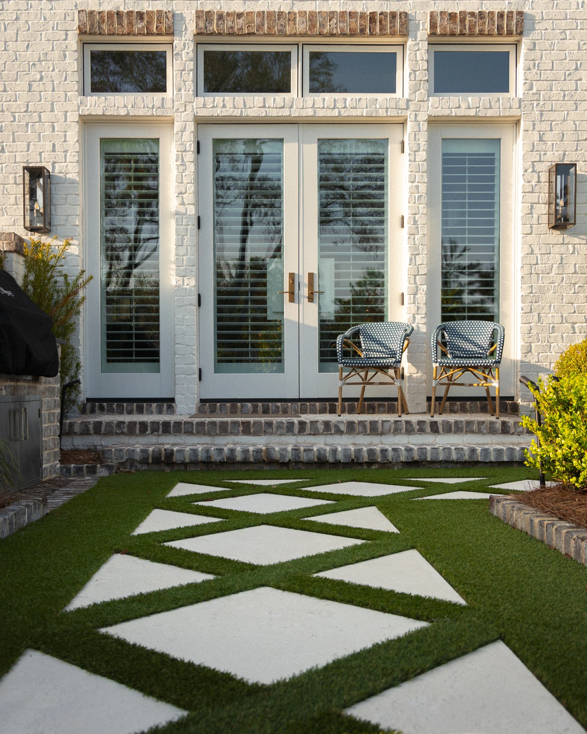 Lakeside Luxury — landscape and architectural detail 12