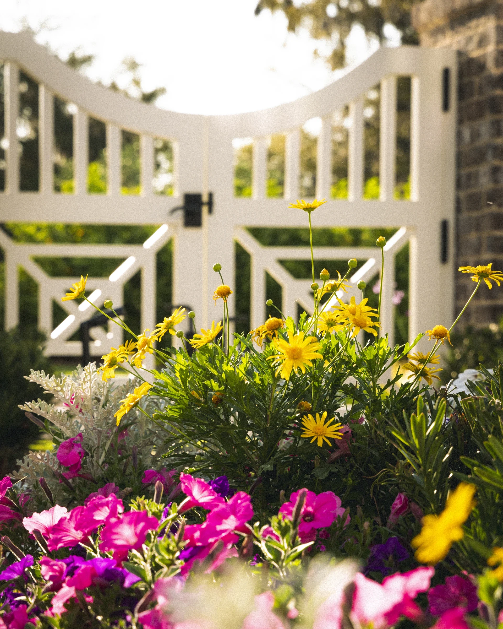 Lakeside Luxury — landscape and architectural detail 16