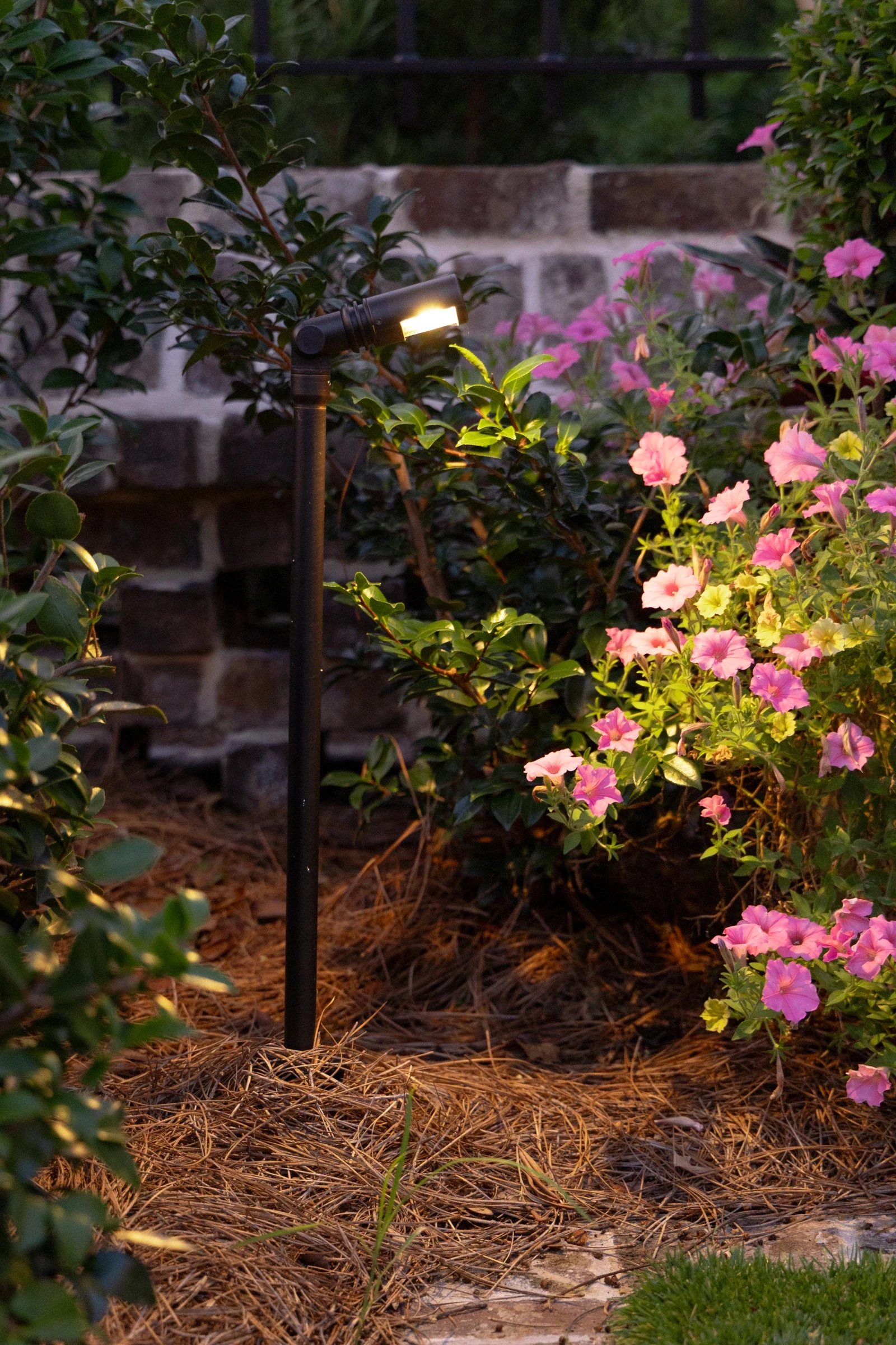 Lakeside Luxury — landscape and architectural detail 19